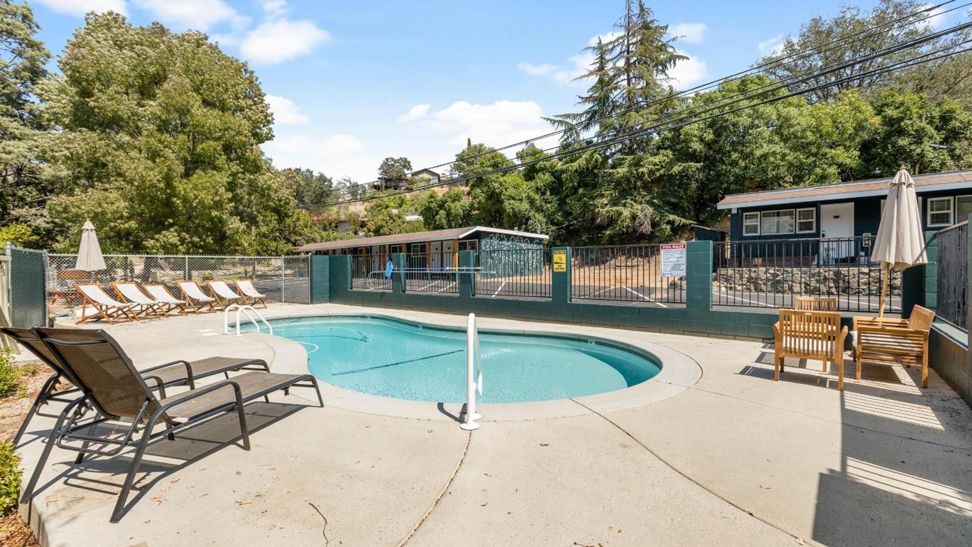 The Tokopah Sequoia Motel Rm 1 Трі-Риверс Екстер'єр фото